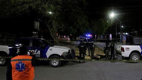 M­e­k­s­i­k­a­­d­a­ ­P­a­r­t­i­ ­D­ü­z­e­n­l­e­n­e­n­ ­E­v­e­ ­S­i­l­a­h­l­ı­ ­S­a­l­d­ı­r­ı­:­ ­7­ ­Ö­l­ü­